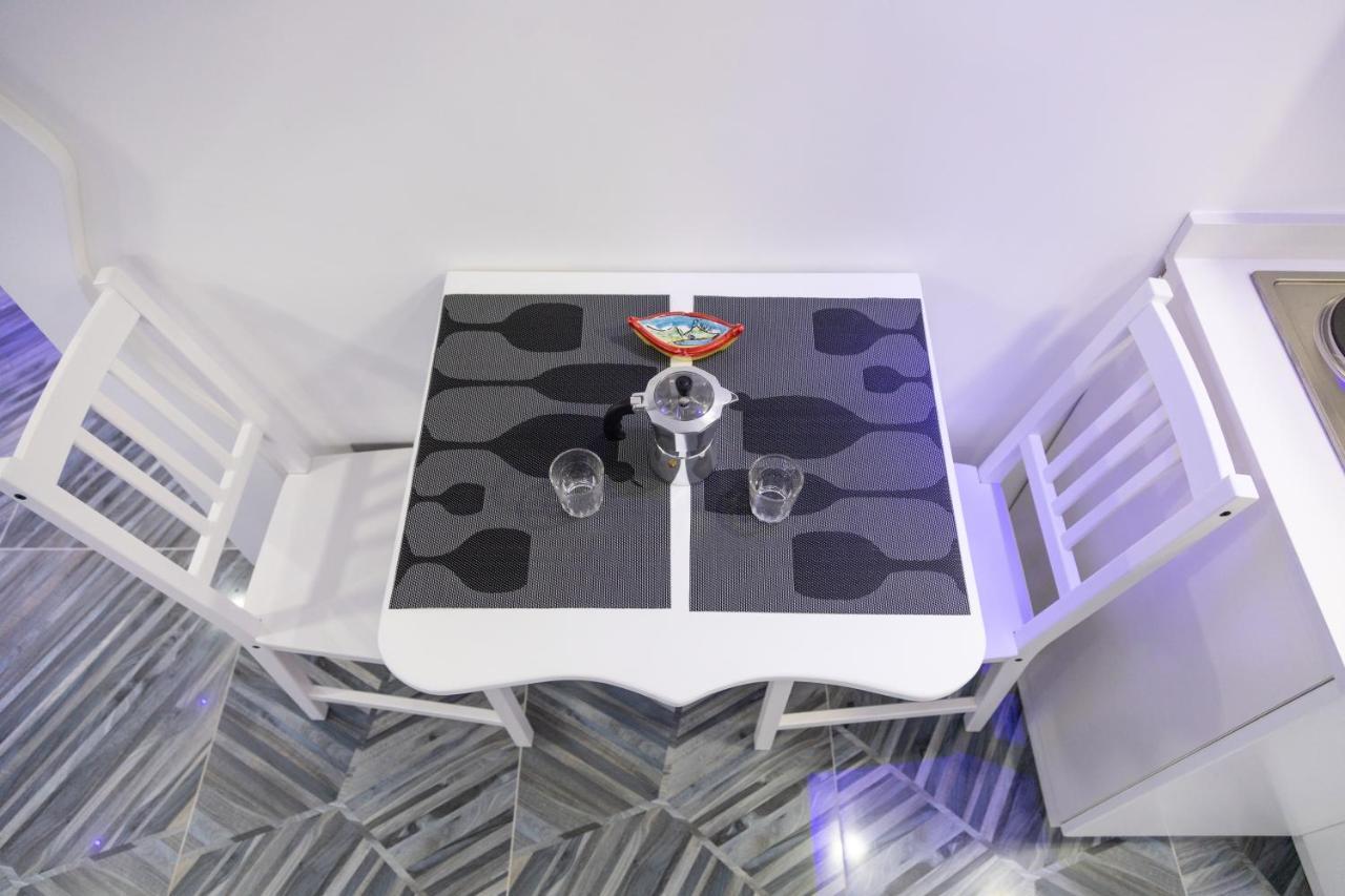 A Fenestrella E San Gregorio Armeno Apartamento