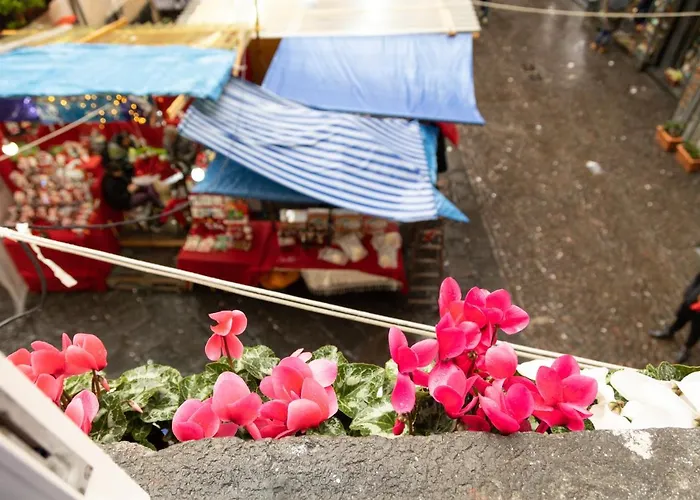 A Fenestrella E San Gregorio Armeno