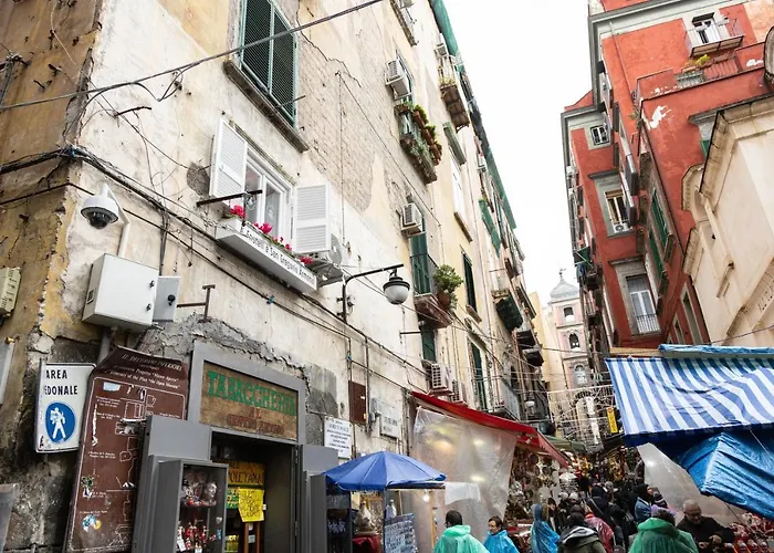 A Fenestrella E San Gregorio Armeno